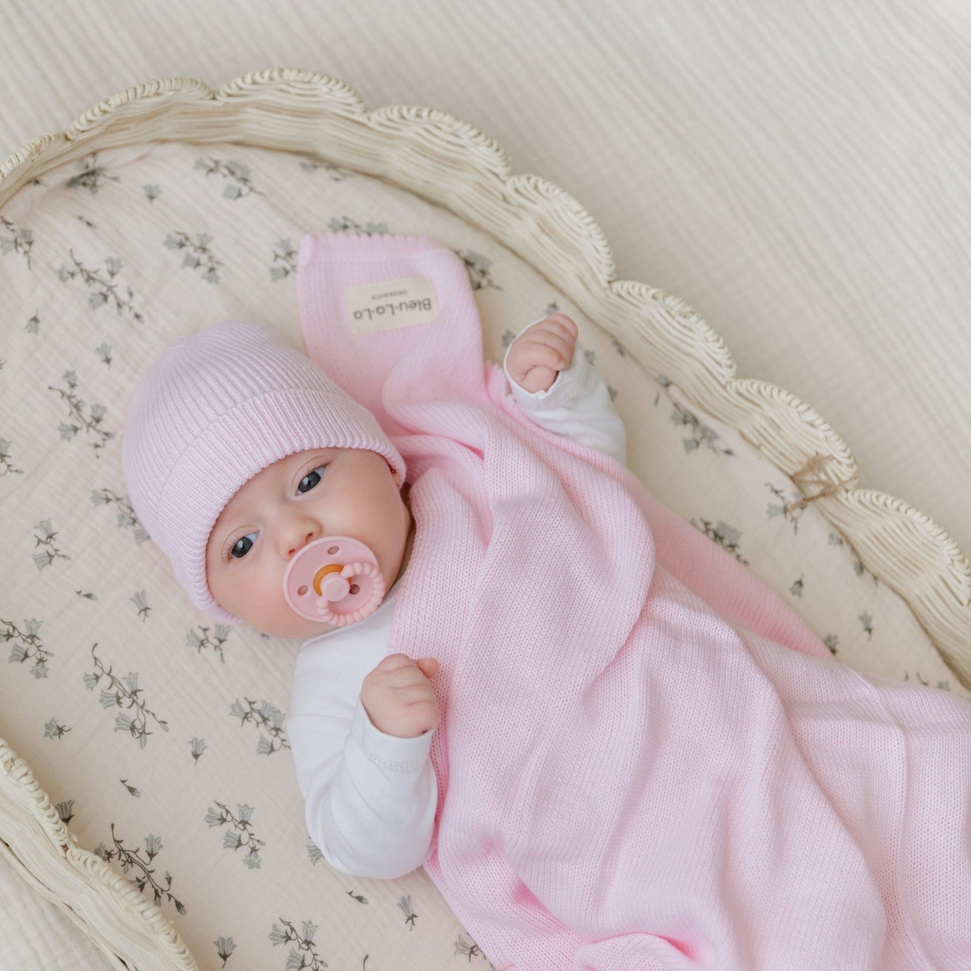 Luxe Collection 100% Organic Cotton Luxury Knit Baby Blanket + Hat Set with Gift Box - Bright House