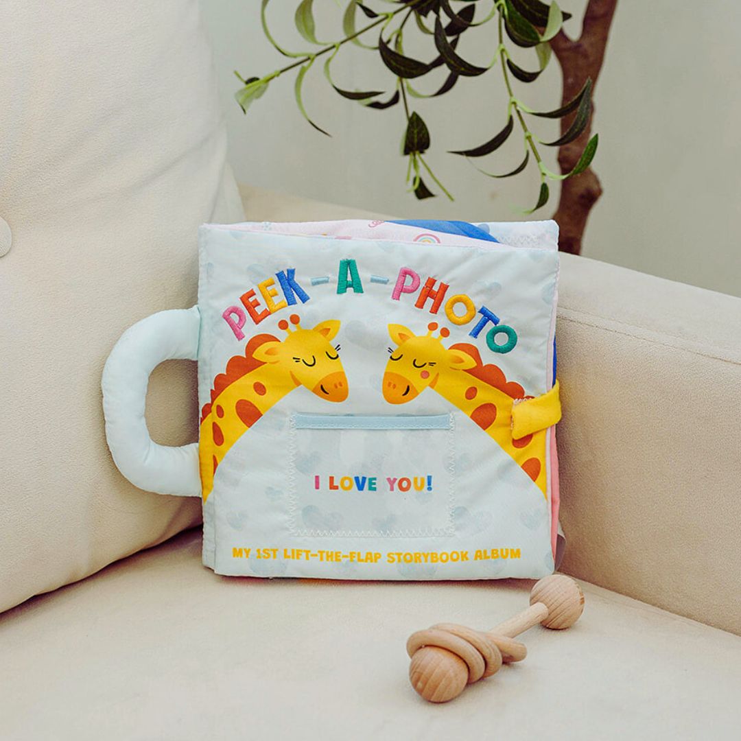 PEEK - A - PHOTO - I Love You! - Bright House